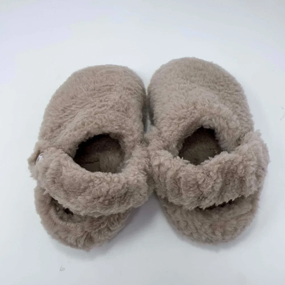 Crocs Cozy Faux Fur Slippers‎ Toddler C9 Beige Plush House Shoes Style 210857